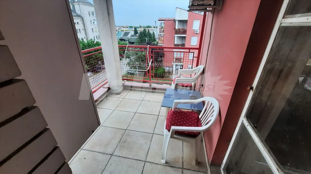 Izdajem stan u Borči — 5