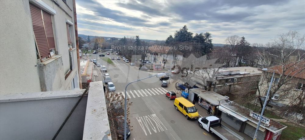 Izdajem stan u centru Železnika, Radnih akcija — 2
