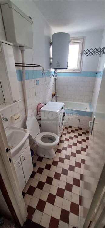 Izdajem stan u centru Železnika, Radnih akcija — 10