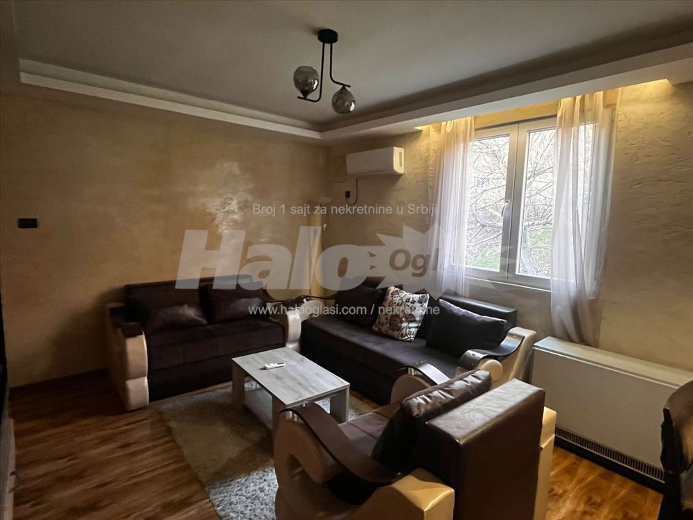 Izdajem stan u centru grada, Zeleni Venac — 2