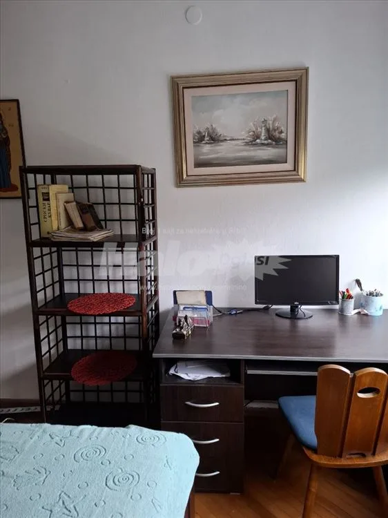 Izdajem stan u centru Profesorska kolonija — 8