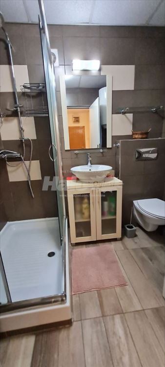 Izdajem stan u centru sa garažom — 3