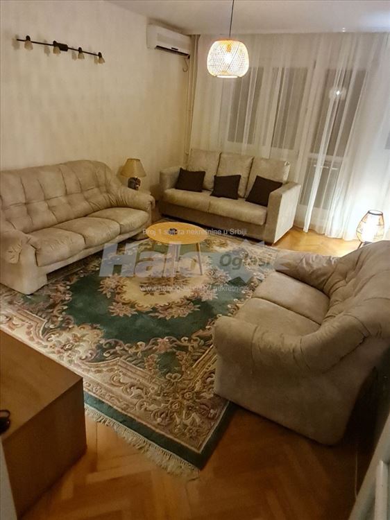 Izdajem stan u centru sa garažom — 5