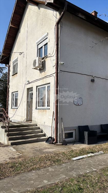 Izdajem stan u kuci — 5