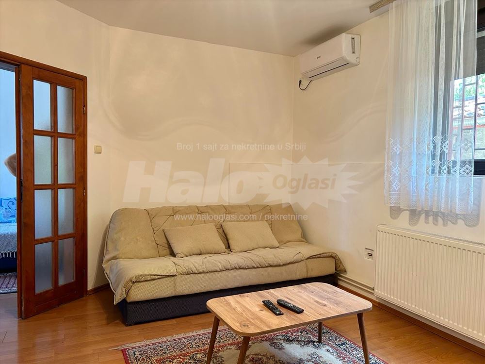 Izdajem stan u kući na Banjici — 5