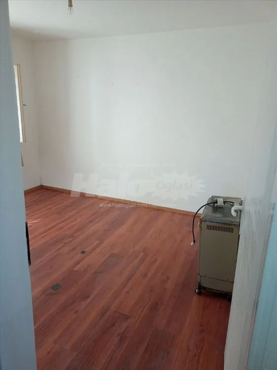 Izdajem stan u kući u Kaluđerici — 7