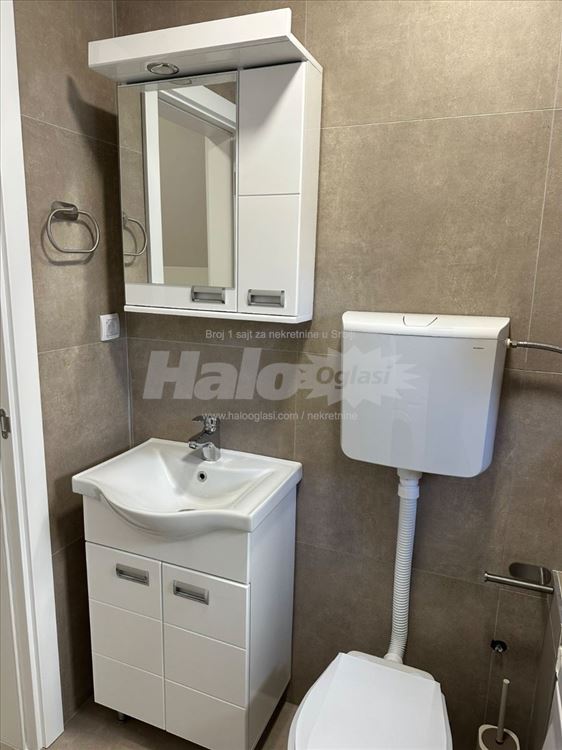 Izdajem stan u kući32+5namešten cg zaseban ulaz — 9