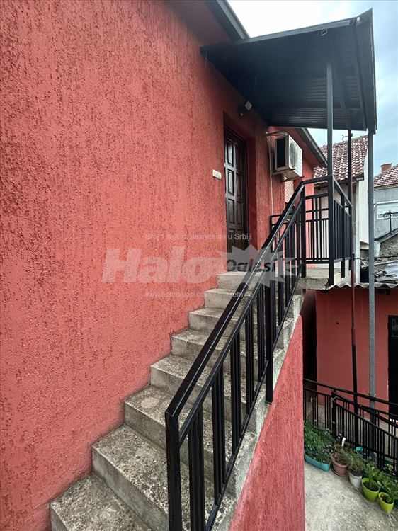 Izdajem stan u Malom Mokrom Lugu — 2