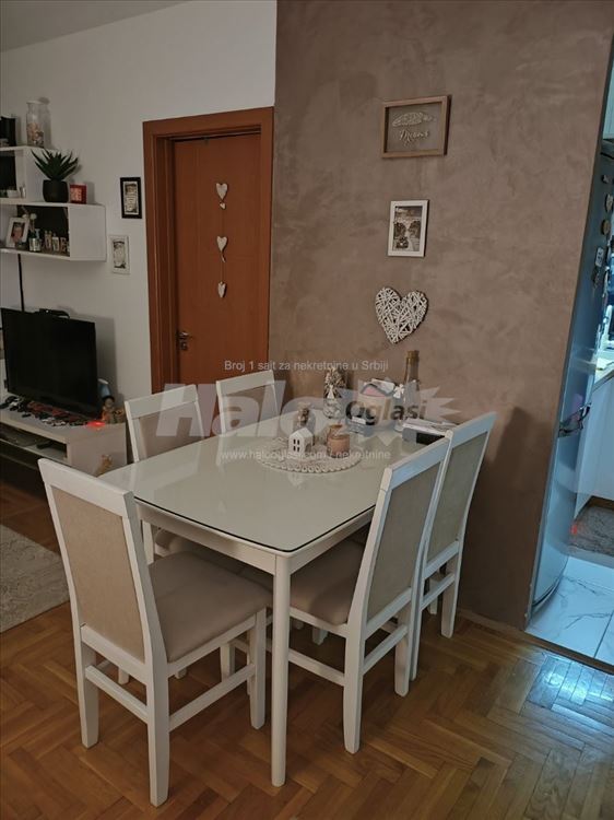 Izdajem stan u Mirijevu (slobodan od 01.09.) — 4