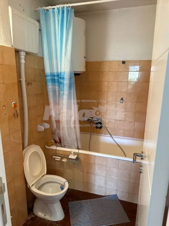 Izdajem stan u mirnom i lepom delu Resnika — 8