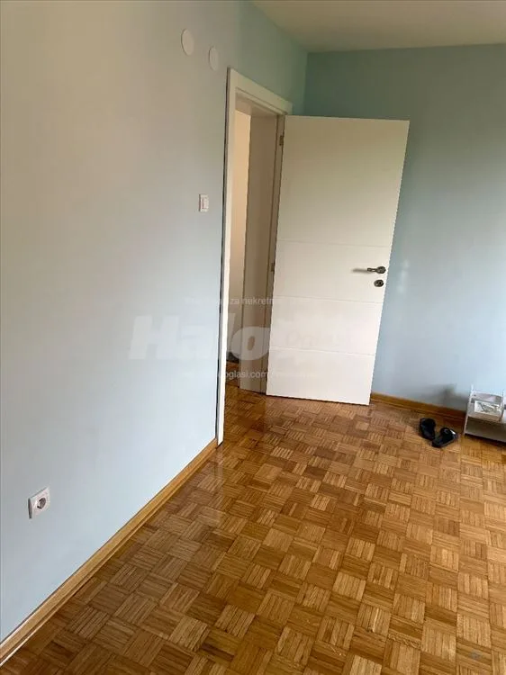 Izdajem stan u mirnom i lepom delu Resnika — 10