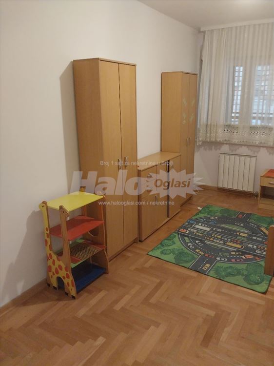 Izdajem stan u naselju Stepa Stepanović — 11