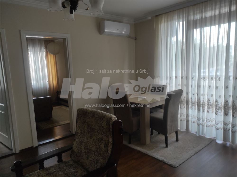 Izdajem stan, u novoj zgradi , lep, svetao , — 2
