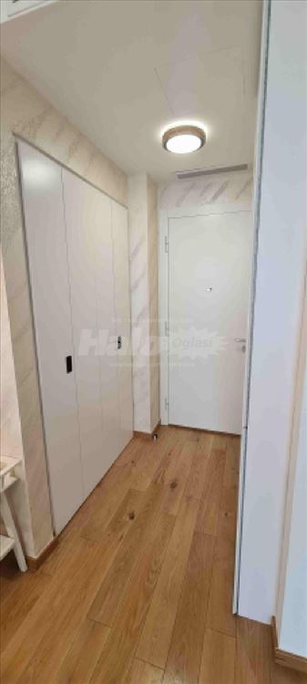 Izdajem stan u Novom Dorćolu kompletno sredjen — 5