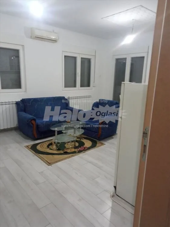 Izdajem stan u Novom Surčinu — 10