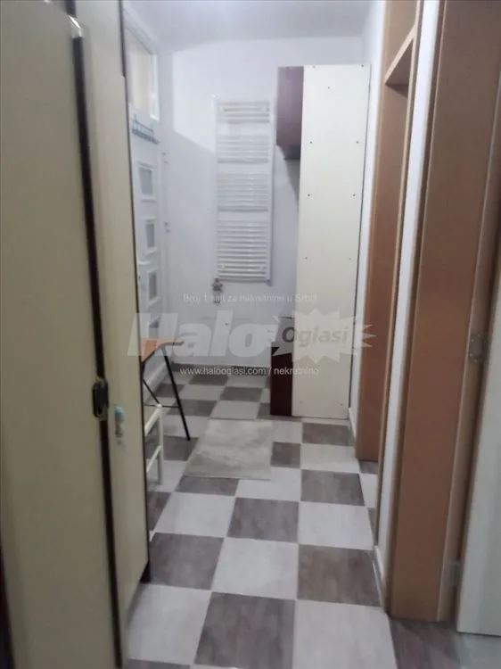 Izdajem stan u Novom Surčinu — 13