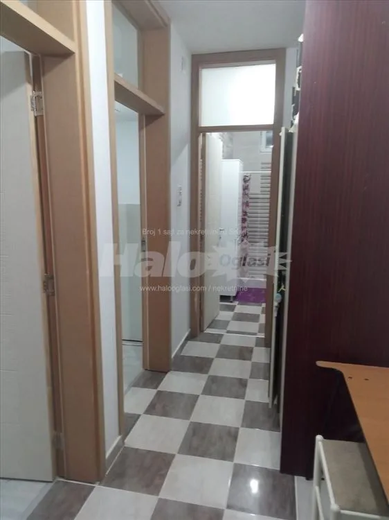 Izdajem stan u Novom Surčinu — 15
