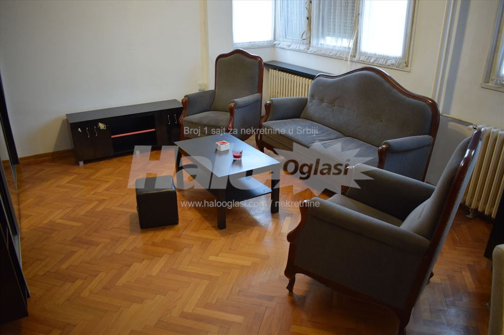 Izdajem Stan u Omladinskih Brigada 10 — 3