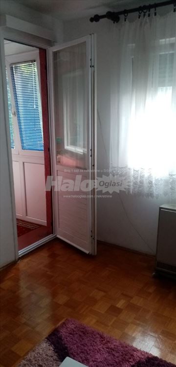 Izdajem stan u Pozeskoj, Banovo brdo — 2