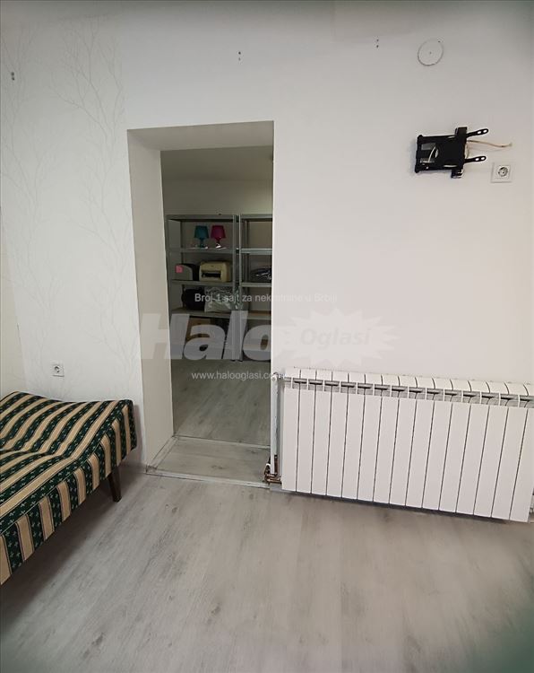 Izdajem stan u Pregrevici — 14