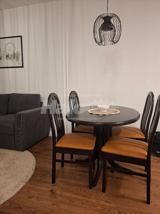 Izdajem stan u Sunnyville-u sa garažom, nov — 3