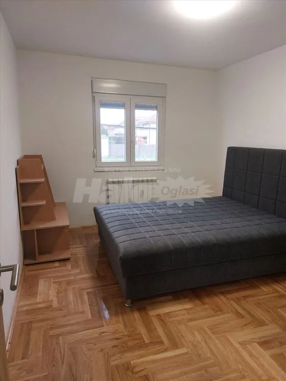 Izdajem stan u Surčinu — 4