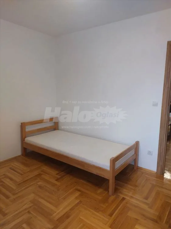 Izdajem stan u Surčinu — 8