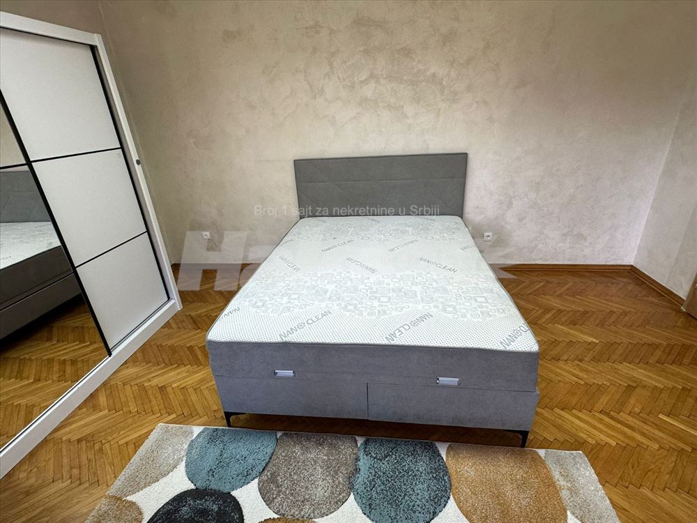 Izdajem stan u ulici Admirala Geprata — 8