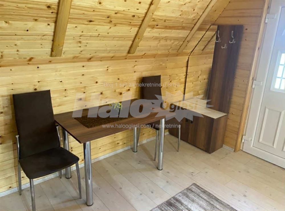 Izdajem stan u Velikom Mokrom Lugu — 4