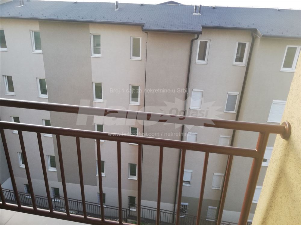 Izdajem stan u Vojvode Vlahovića — 6