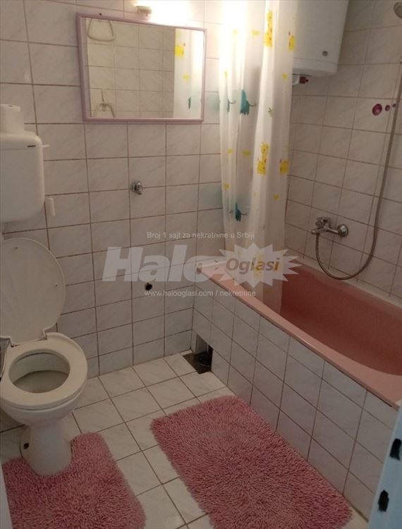 Izdajem stan u Zemun polju 44m2 — 5