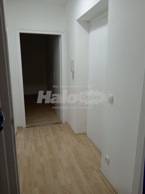 Izdajem stan u Zemunu, odlična lokacija,renoviran — 3
