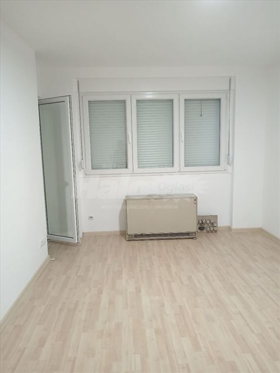 Izdajem stan u Zemunu, odlična lokacija,renoviran — 6