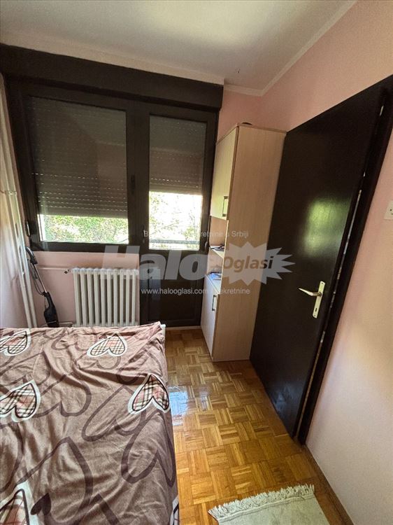 Izdajem stan, ugao Vodovodske i Trgovačke — 4