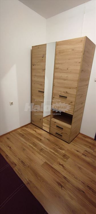 Izdajem trosoban namešten stan na Banjici — 7