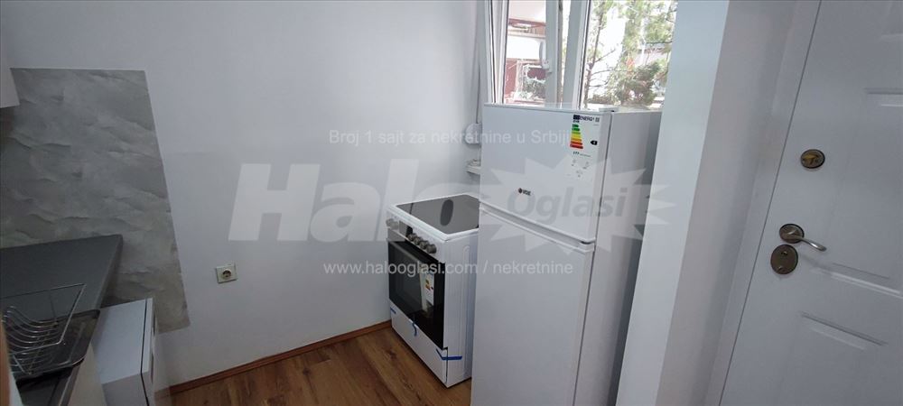 Izdajem trosoban namešten stan na Banjici — 13