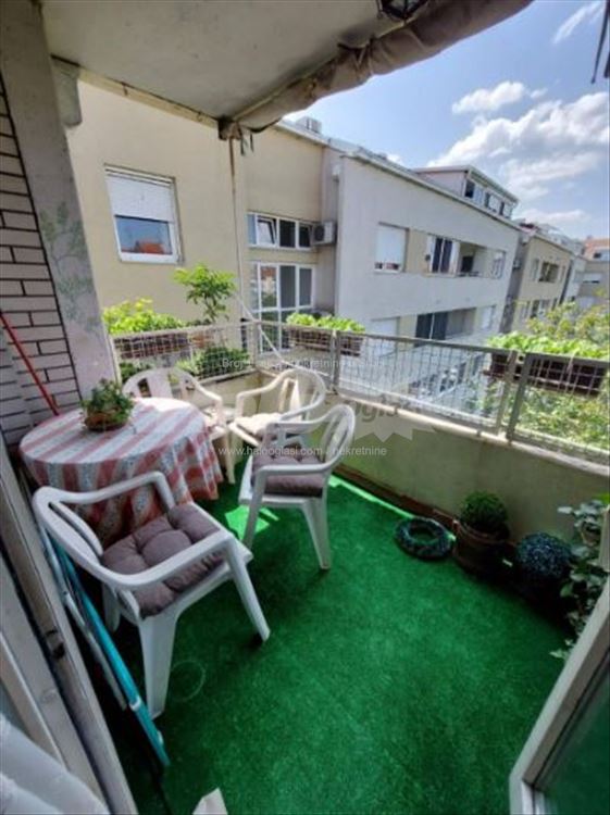 Izdajem trosoban namešten stan u bloku 34 — 15
