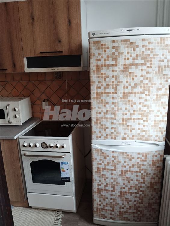 Izdajem trosoban stan — 3