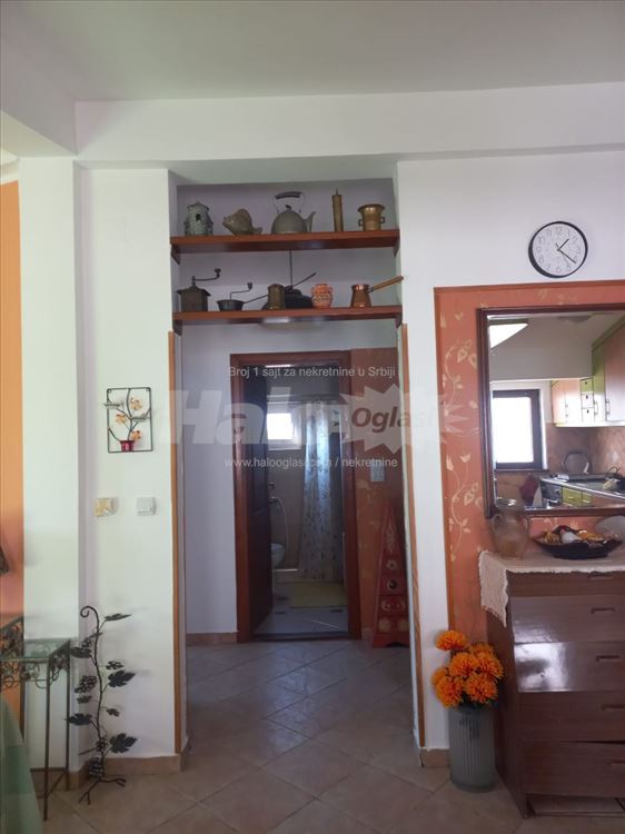 Izdajem trosoban stan na Vračaru — 8