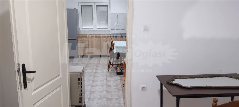 Izdajem trosoban stan od 60m2 — 2