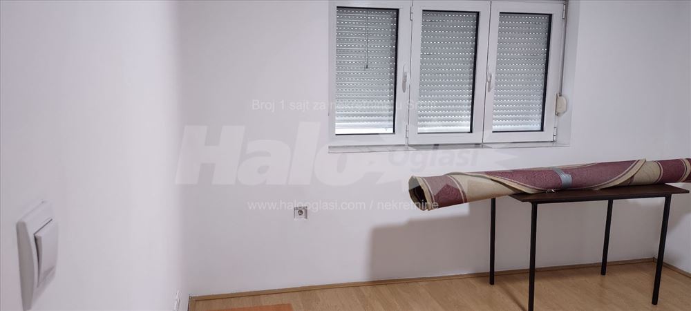 Izdajem trosoban stan od 60m2 — 5