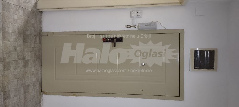 Izdajem trosoban stan od 60m2 — 12