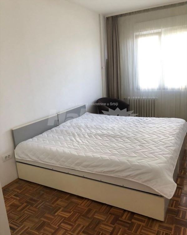 Izdajem trosoban stan u bloku 63 — 3