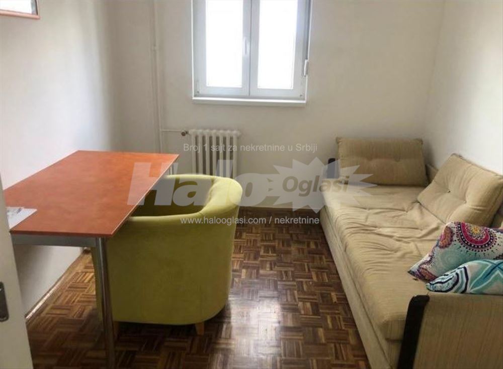 Izdajem trosoban stan u bloku 63 — 4