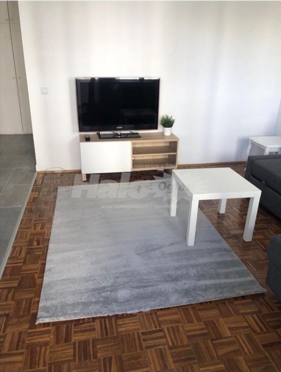 Izdajem trosoban stan u bloku 63 — 5