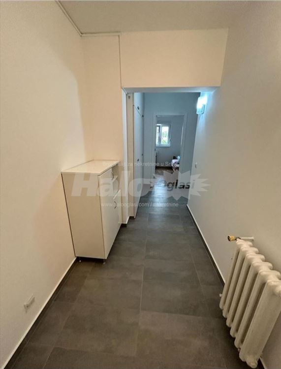 Izdajem trosoban stan u bloku 63 — 10