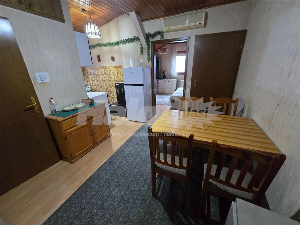 izdajem trosoban stan u Rakovici, po dogovoru — 9