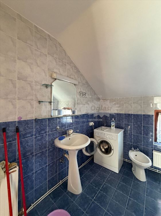 Izdajem trosoban stan u Visnjici — 3