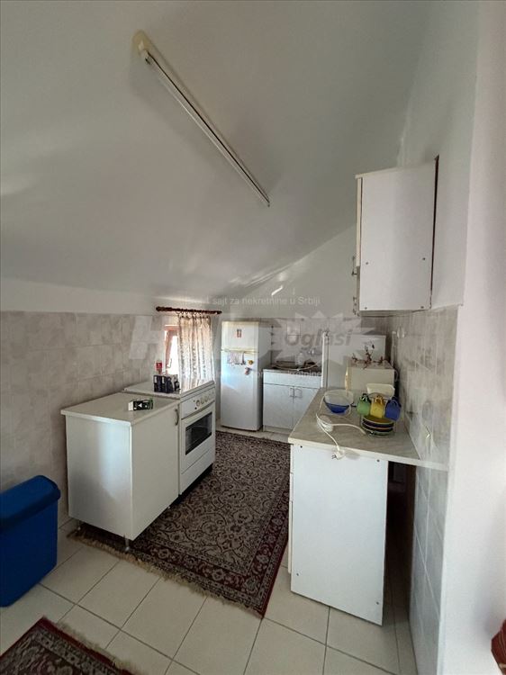 Izdajem trosoban stan u Visnjici — 14