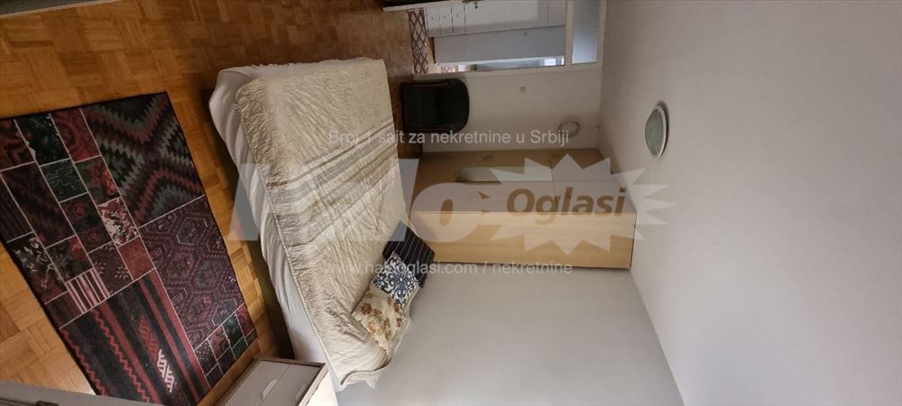Izdajem trosoban stan u Zemunu, Save Kovačević — 6